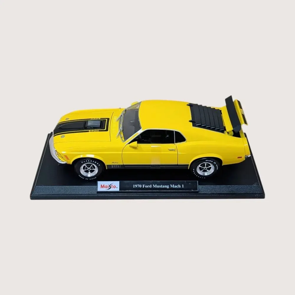 Maisto Special Edition 1970 Ford Mustang Mach 1: 1/18 Diecast Model